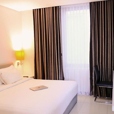 Swiss-Belexpress Jayapura Hotel Exterior photo