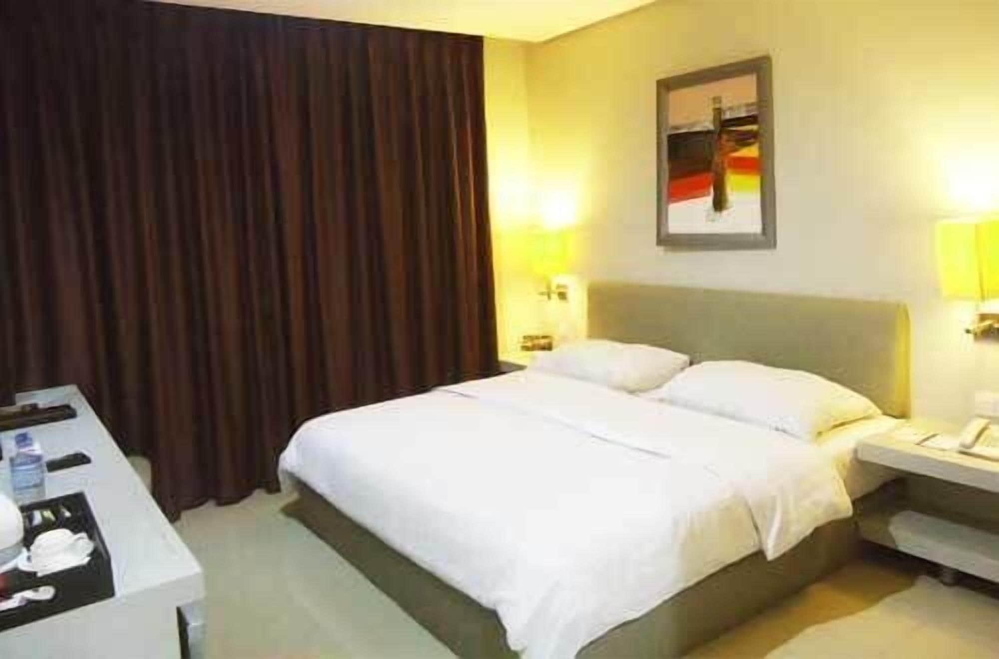 Swiss-Belexpress Jayapura Hotel Exterior photo