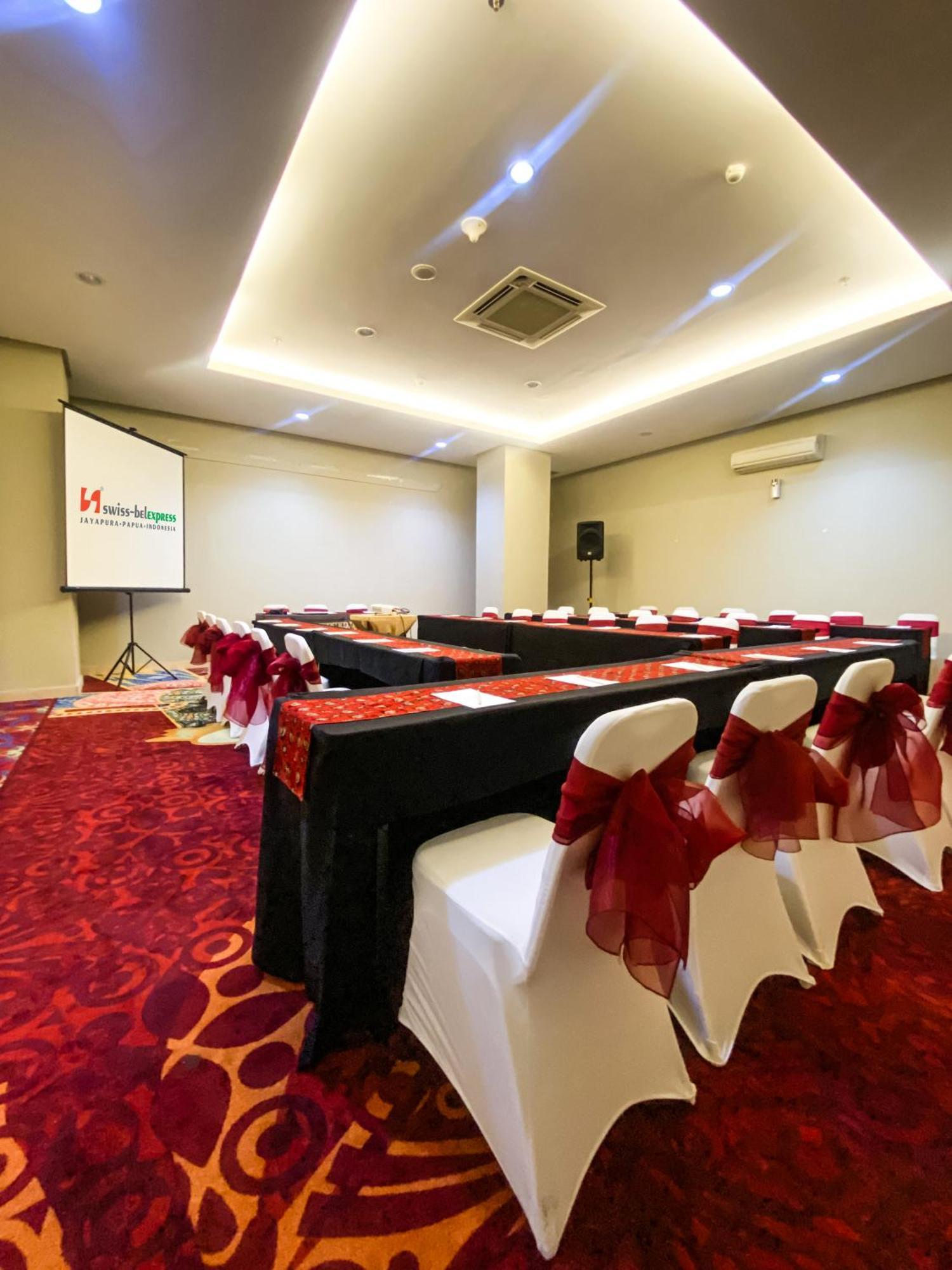 Swiss-Belexpress Jayapura Hotel Exterior photo
