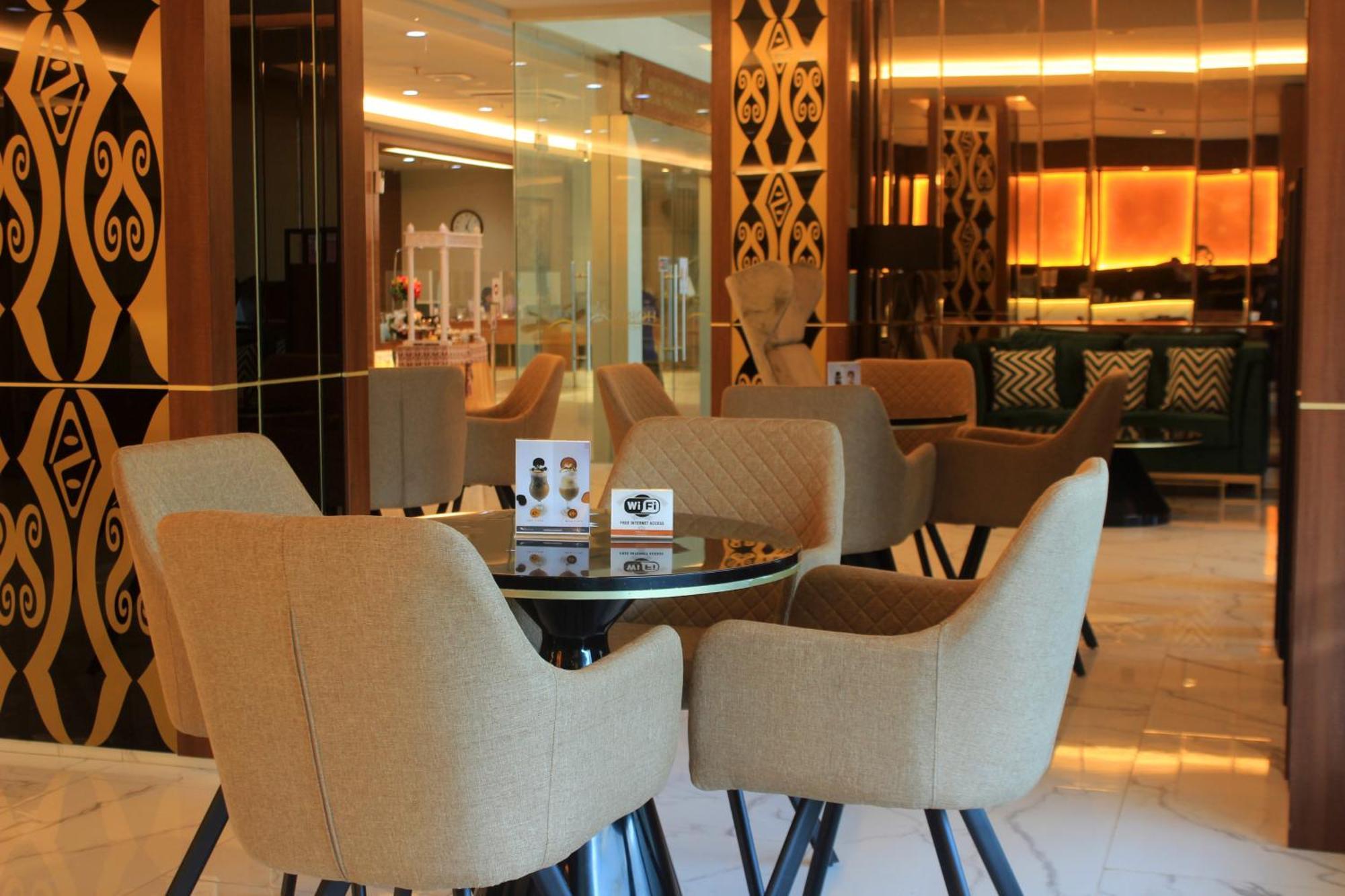 Swiss-Belexpress Jayapura Hotel Exterior photo