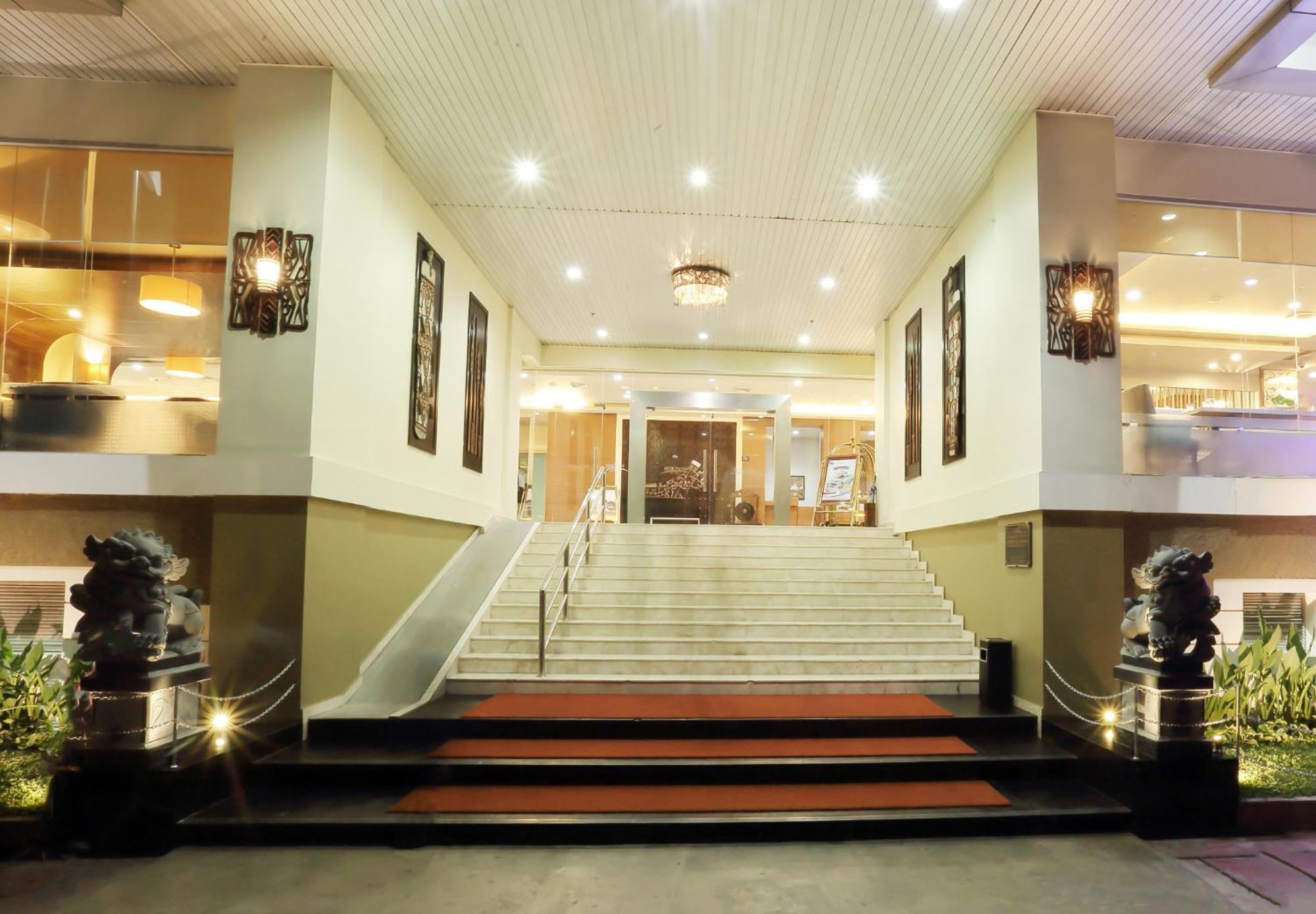 Swiss-Belexpress Jayapura Hotel Exterior photo