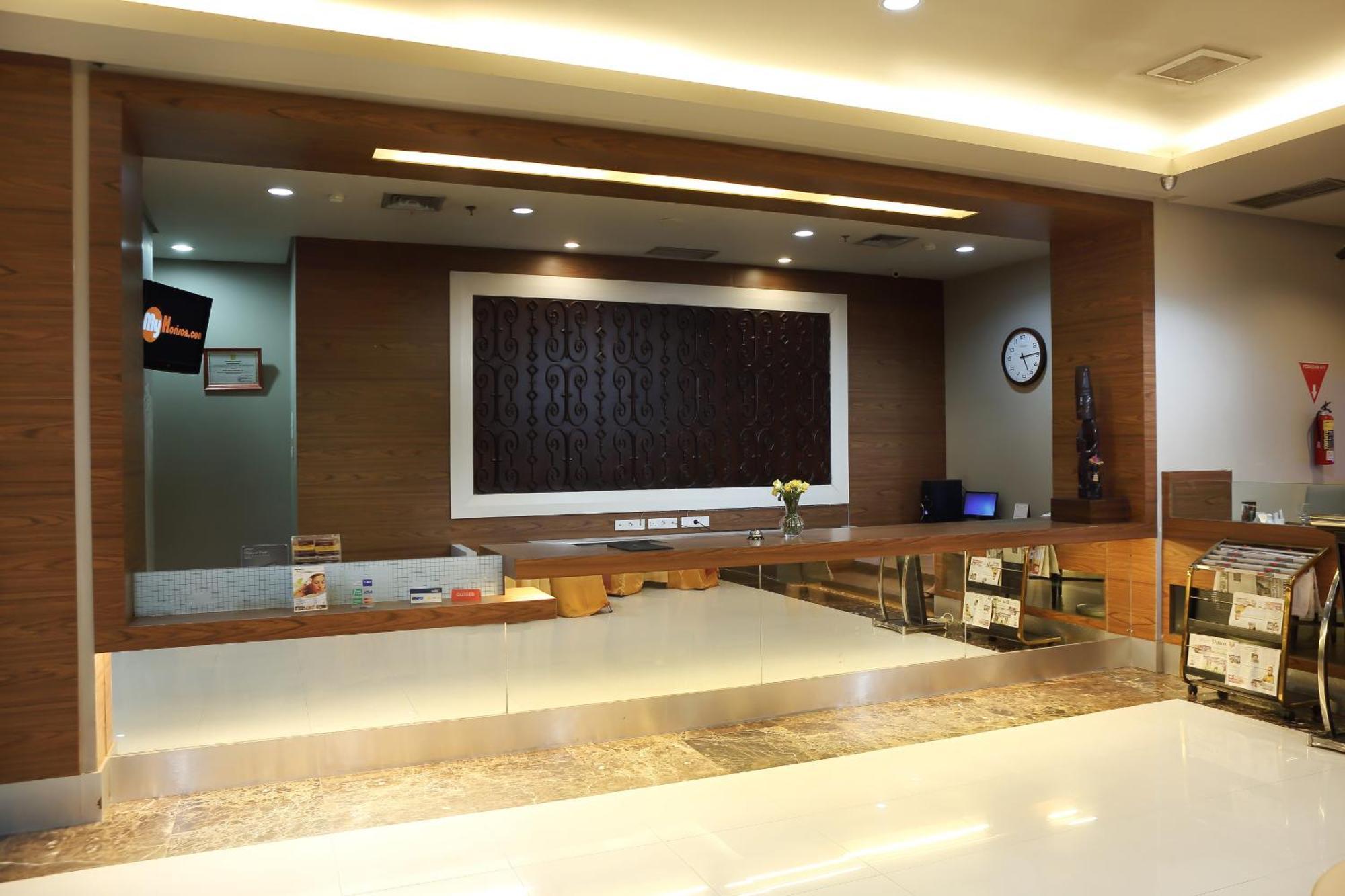 Swiss-Belexpress Jayapura Hotel Exterior photo