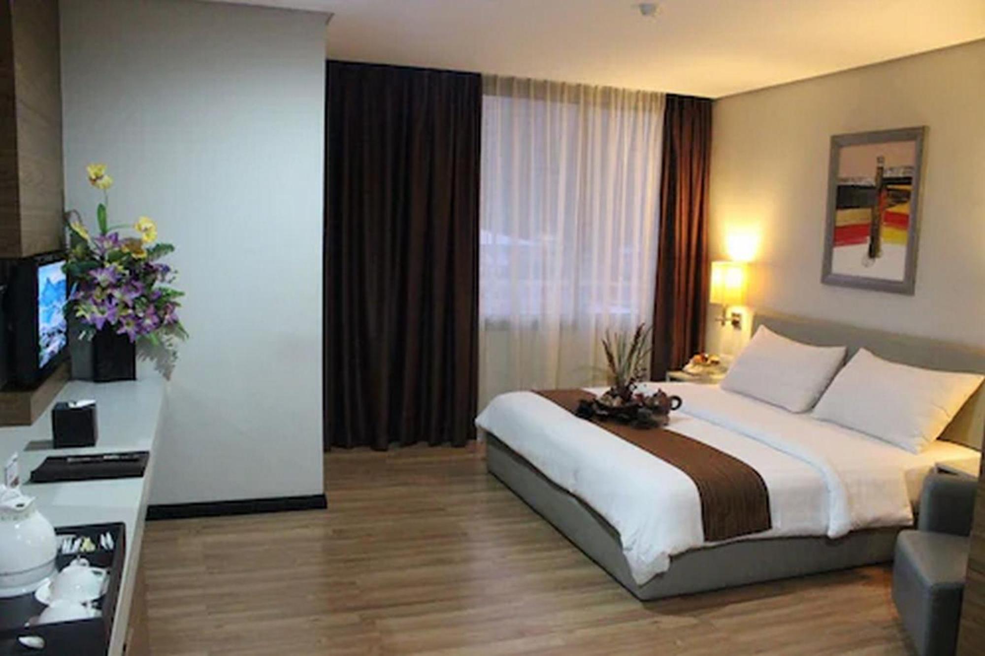 Swiss-Belexpress Jayapura Hotel Exterior photo