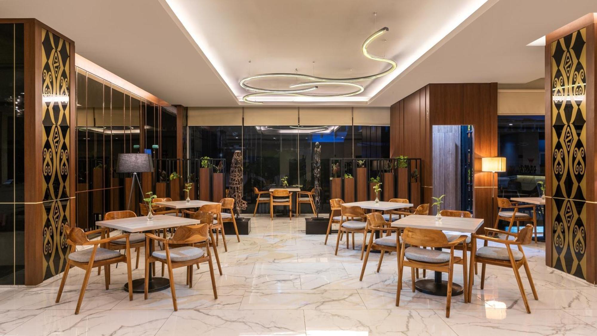 Swiss-Belexpress Jayapura Hotel Exterior photo