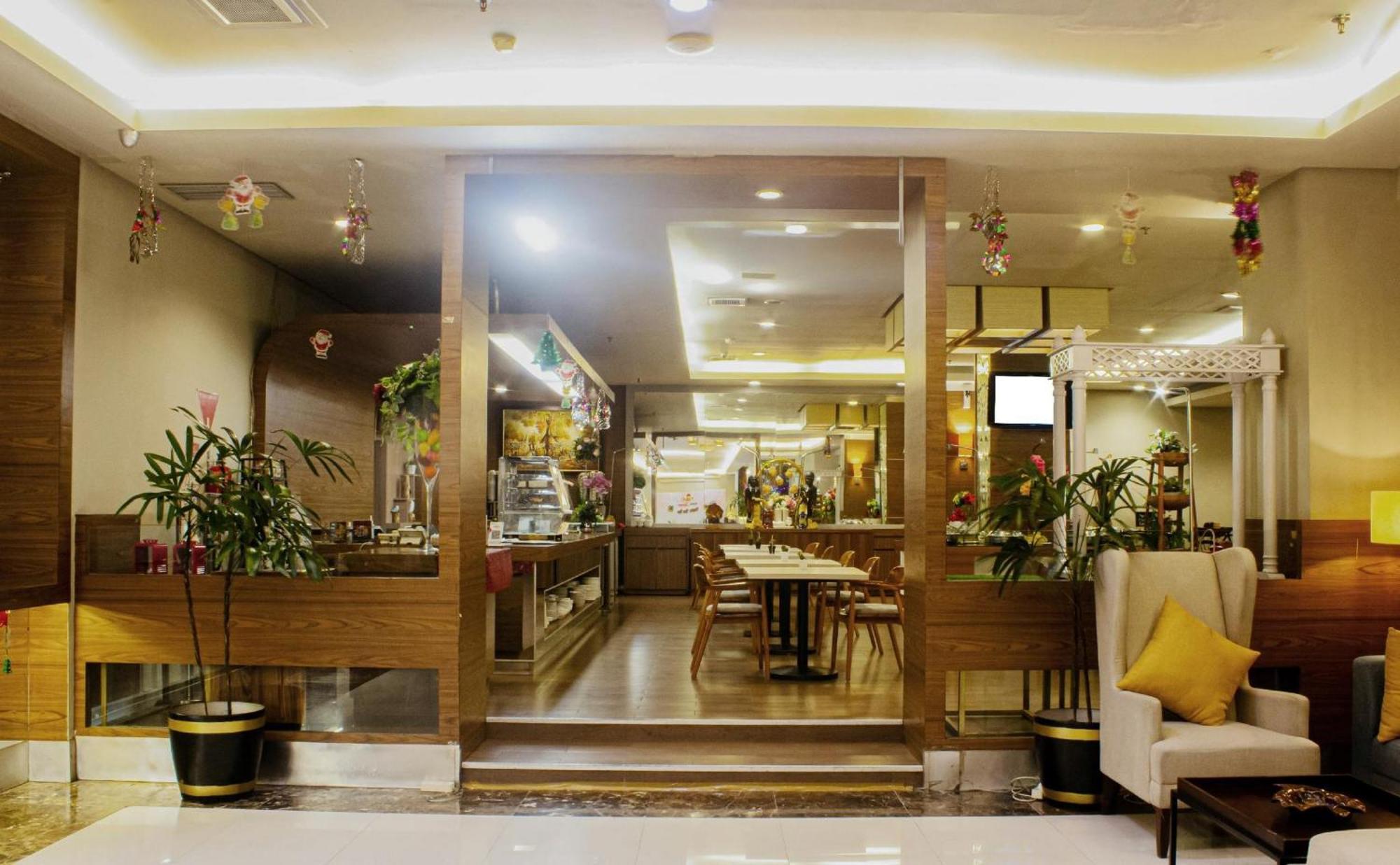 Swiss-Belexpress Jayapura Hotel Exterior photo